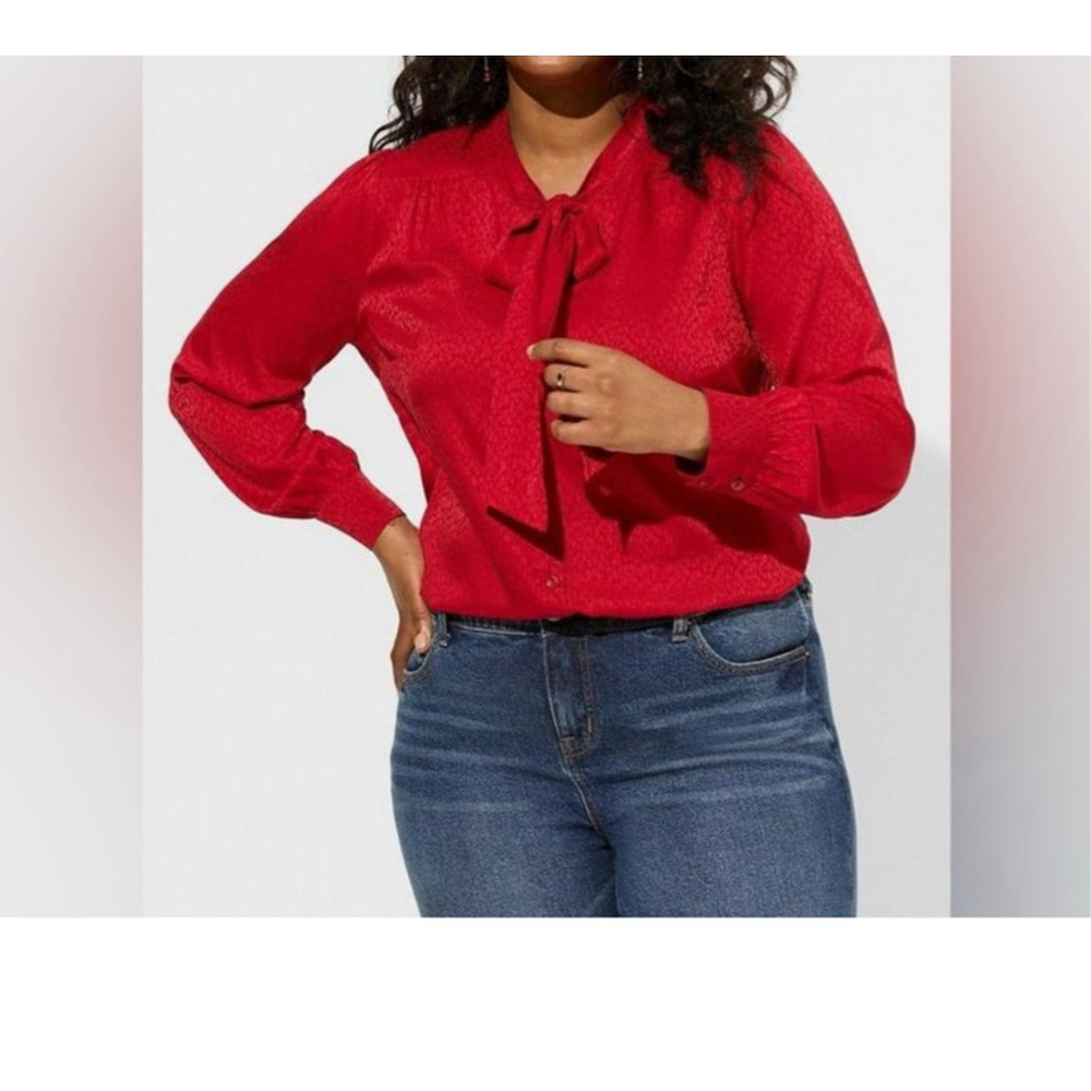 Torrid Jacquard Red Animal Print Tie Neck Blouse Size 1X